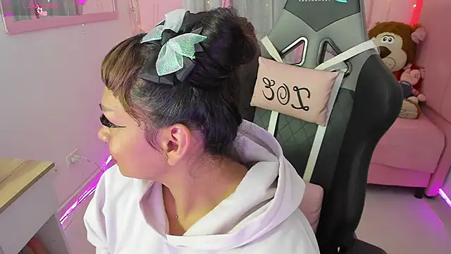 zoesullivan online show from September 28, 11:15 am