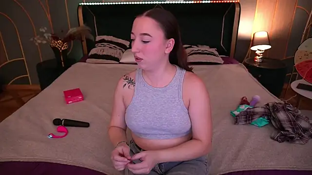 Snapshot of MonAmourrrR chatting on September 29, 6:07 am MonAmourrrR online show from September 29, 6:07 am