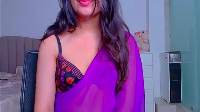 Snapshot of Aashika-Kaur chatting on October 22, 4:39 am Aashika-Kaur online show from October 22, 4:39 am