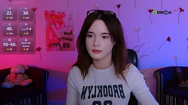 liana kisses online show from May 13, 7:08 pm