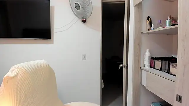 misstoya online show from November 15, 1:39 am