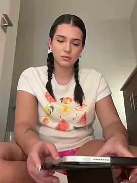 19whitebunny online show from June 30, 11:04 pm