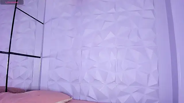  LittleLia online show from February 18, 6:51 pm