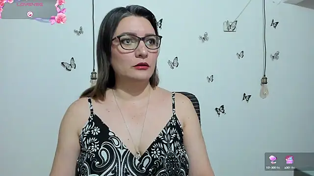 Amie Adams82  online show from September 22, 6:28 pm