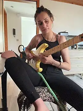 JeSuisUnTapin online show from July 19, 12:18 pm