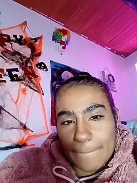 Leslly  online show from October 5, 10:09 am