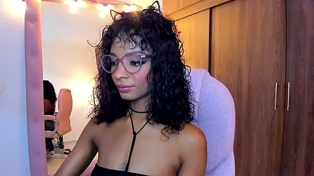 alikahouston4 online show from February 8, 8:34 pm