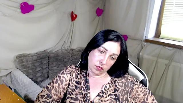 JillStevens online show from June 12, 2:03 pm