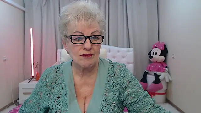 KayleSmoll online show from April 24, 6:44 pm
