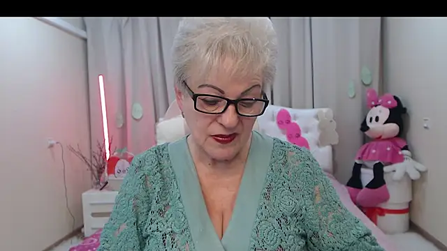 KayleSmoll online show from April 15, 7:03 pm