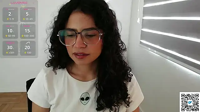 Snapshot of cinnamon_rosa chatting on October 8, 8:46 pm cinnamon rosa online show from October 8, 8:46 pm