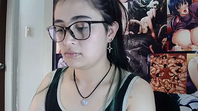 Snapshot of Nylaahh_ chatting on October 17, 8:34 pm Nylaahh online show from October 17, 8:34 pm