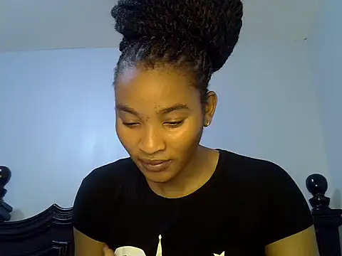 cute-alexis online show from June 19, 9:24 am