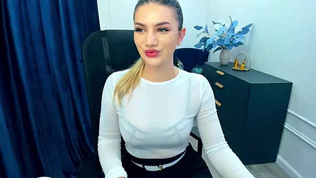 SelenaeMoore online show from September 24, 3:49 am