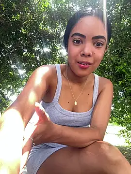 NAUGHTY LITTLE 18 online show from April 11, 4:32 pm