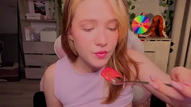 luna cross online show from May 25, 7:07 am