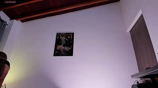 Nina Fuentes online show from February 7, 1:53 am