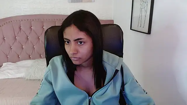 shaneelle online show from November 7, 3:45 am