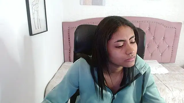 shaneelle online show from October 15, 3:31 am