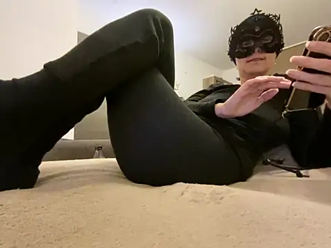 Marilou1983 online show from February 22, 9:37 pm