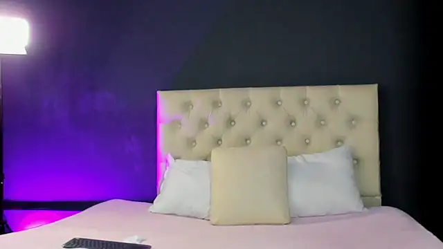 Snapshot of lola_red95 chatting on September 15, 1:41 pm lola red95 online show from September 15, 1:41 pm