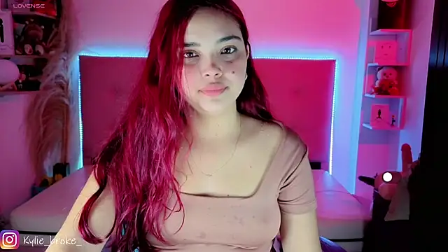 Kylie brokee online show from April 12, 10:01 pm