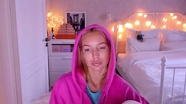 aestetick online show from January 19, 9:49 am