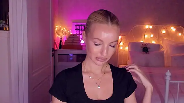 aestetick online show from February 5, 3:15 pm