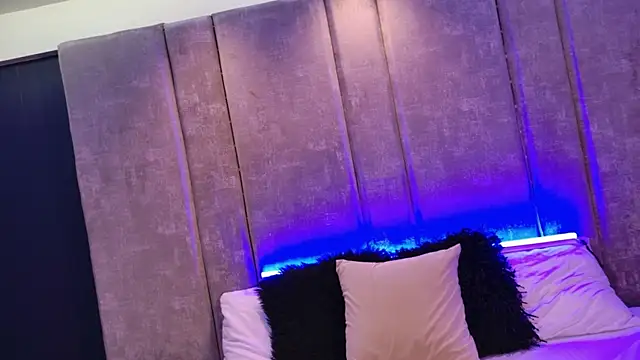 AmmyJones  online show from September 17, 8:18 pm