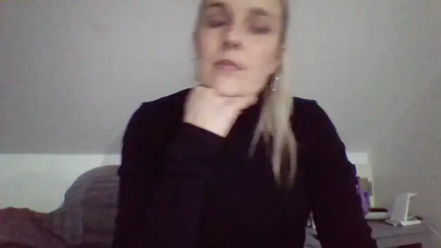 scrummymummy2 online show from February 7, 11:08 pm