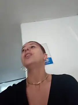 Nahiajhonson  online show from March 14, 12:28 pm