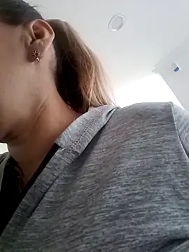 coral smitth online show from April 10, 7:20 pm