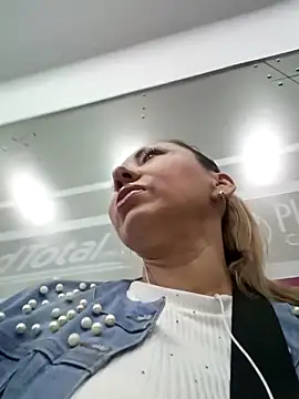 coral smitth online show from April 8, 4:31 pm