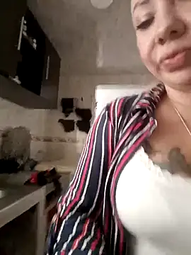 coral smitth online show from April 9, 7:19 pm