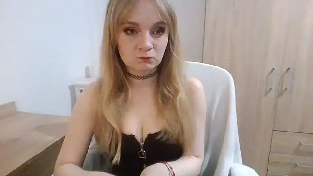 AlmaHoney online show from November 2, 9:18 pm