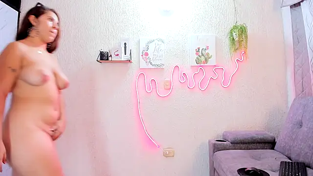 samanthaeliott22 online show from November 3, 12:03 am