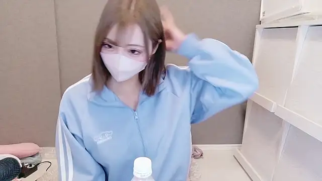  chanMOMO  online show from April 6, 11:55 am