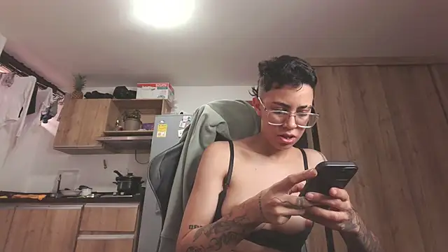 Cutie Shy  online show from June 10, 1:10 pm