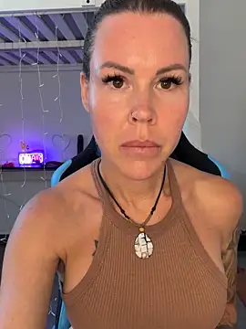 Lara Bergmann online show from June 1, 8:49 am