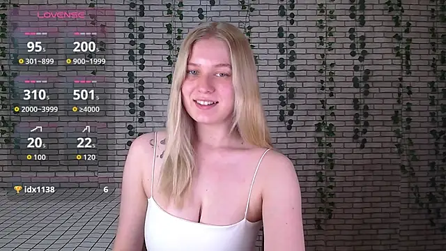 Snapshot of amiliduchess chatting on October 15, 9:56 am amiliduchess online show from October 15, 9:56 am