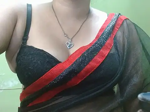 LOVERIAKOL online show from April 11, 6:11 pm