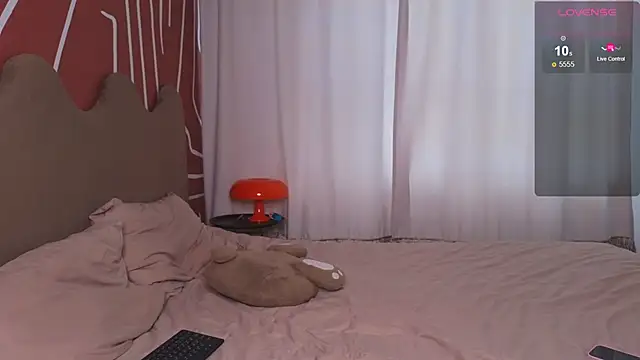 EvaCroan online show from November 1, 9:46 am