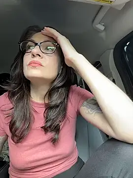 BeautifulMesss online show from April 6, 3:02 pm