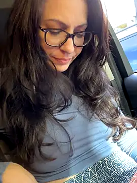 Snapshot of BeautifulMesss chatting on October 18, 3:59 pm BeautifulMesss online show from October 18, 3:59 pm