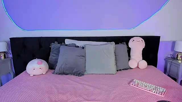 Julieta Cortes   online show from October 23, 12:33 pm