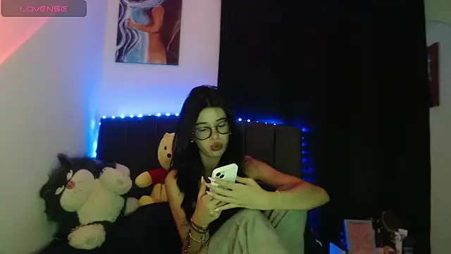 ily bea online show from March 8, 11:30 pm