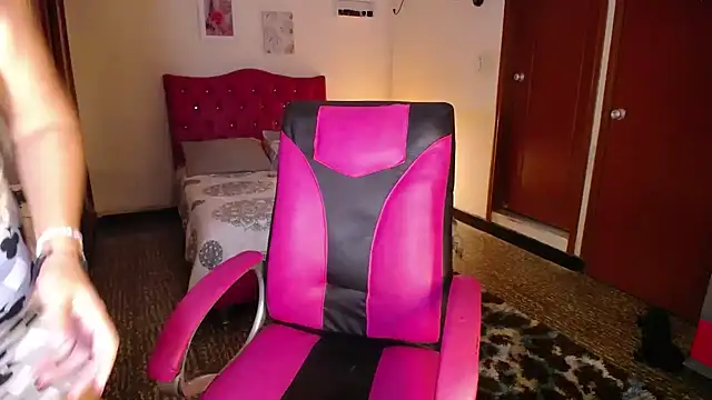 danielle rose 1 online show from September 23, 4:05 pm