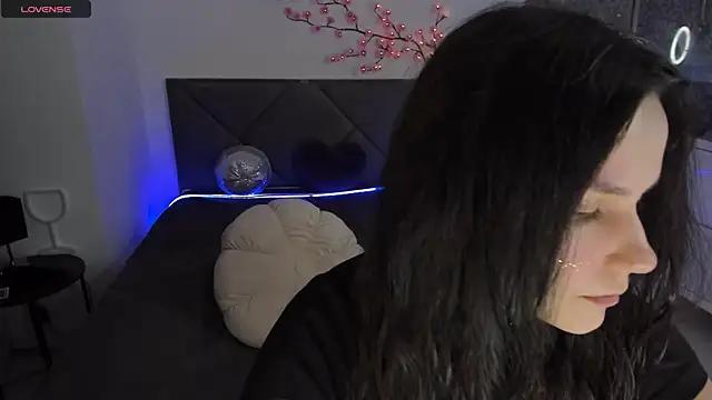 CassieEvans online show from April 14, 5:29 am