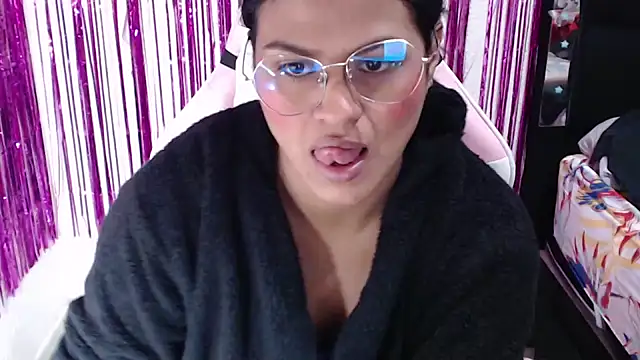SweetAlmaa online show from May 13, 9:59 am