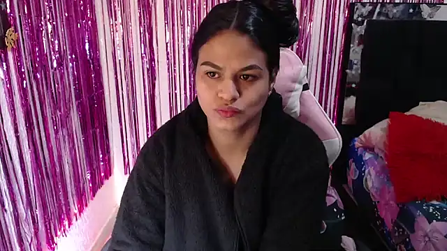 SweetAlmaa online show from June 1, 9:55 am